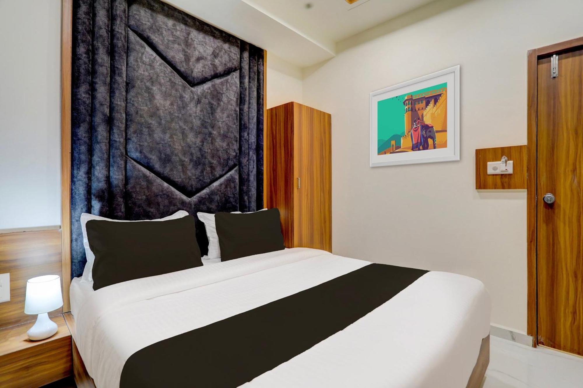 אחמדאבאד Hotel O Sun Light מראה חיצוני תמונה