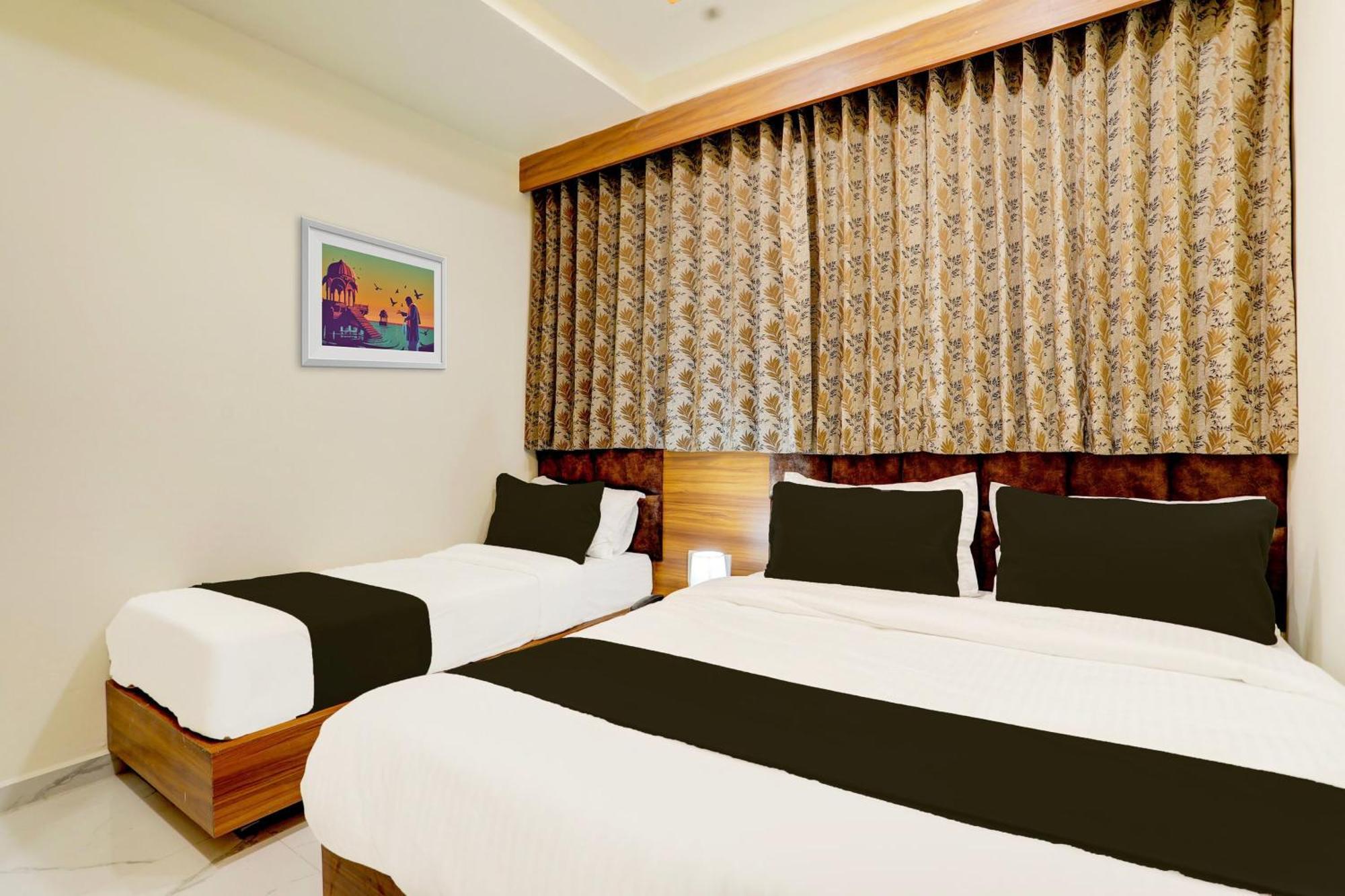 אחמדאבאד Hotel O Sun Light מראה חיצוני תמונה