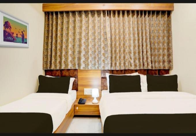 אחמדאבאד Hotel O Sun Light מראה חיצוני תמונה