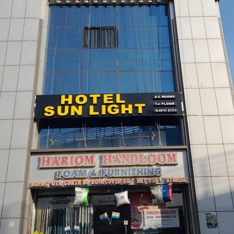 אחמדאבאד Hotel O Sun Light מראה חיצוני תמונה