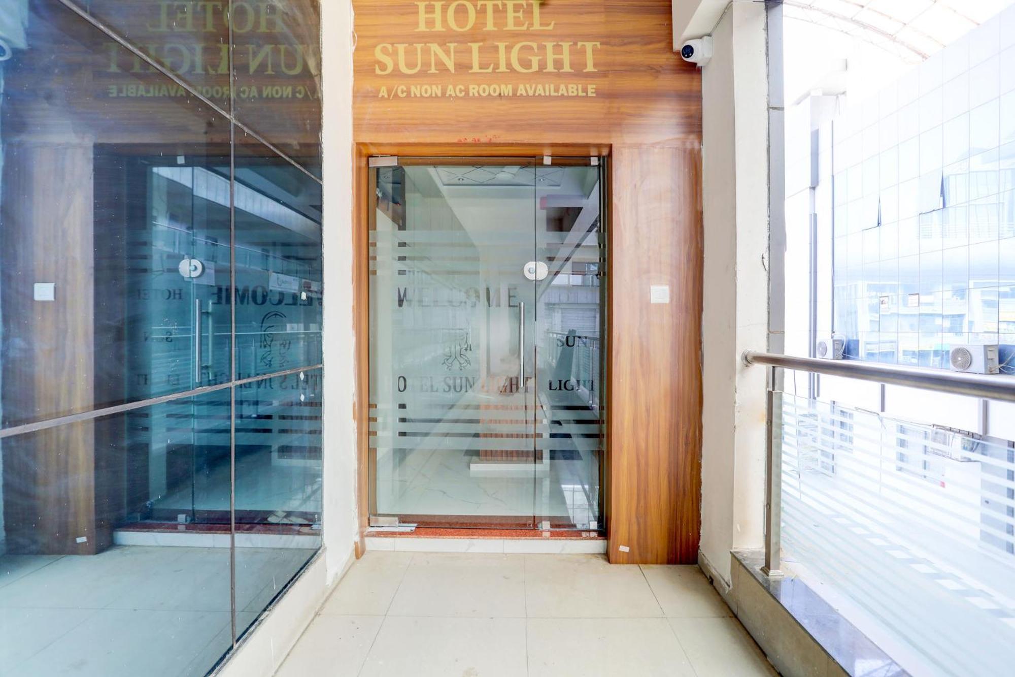 אחמדאבאד Hotel O Sun Light מראה חיצוני תמונה