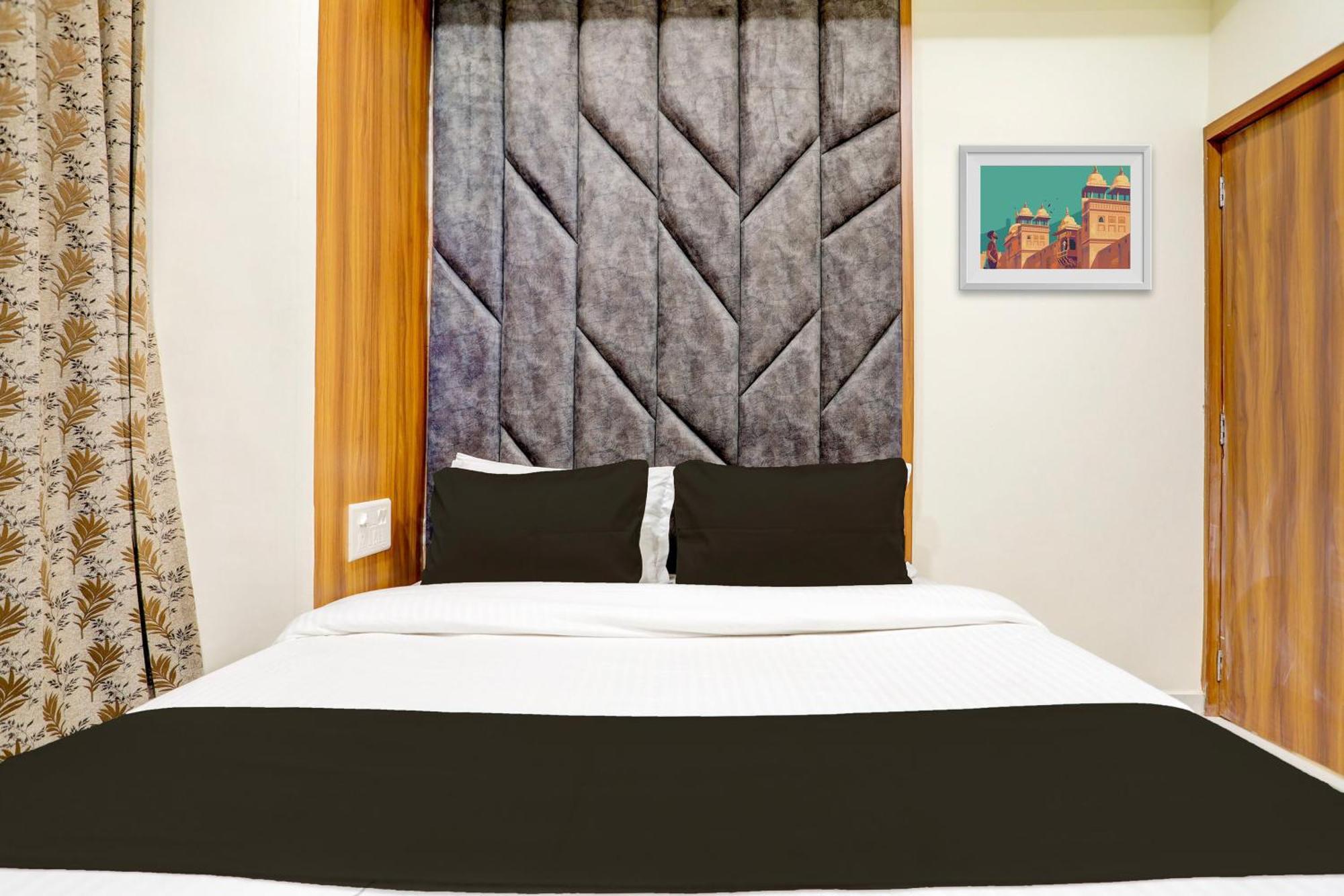 אחמדאבאד Hotel O Sun Light מראה חיצוני תמונה