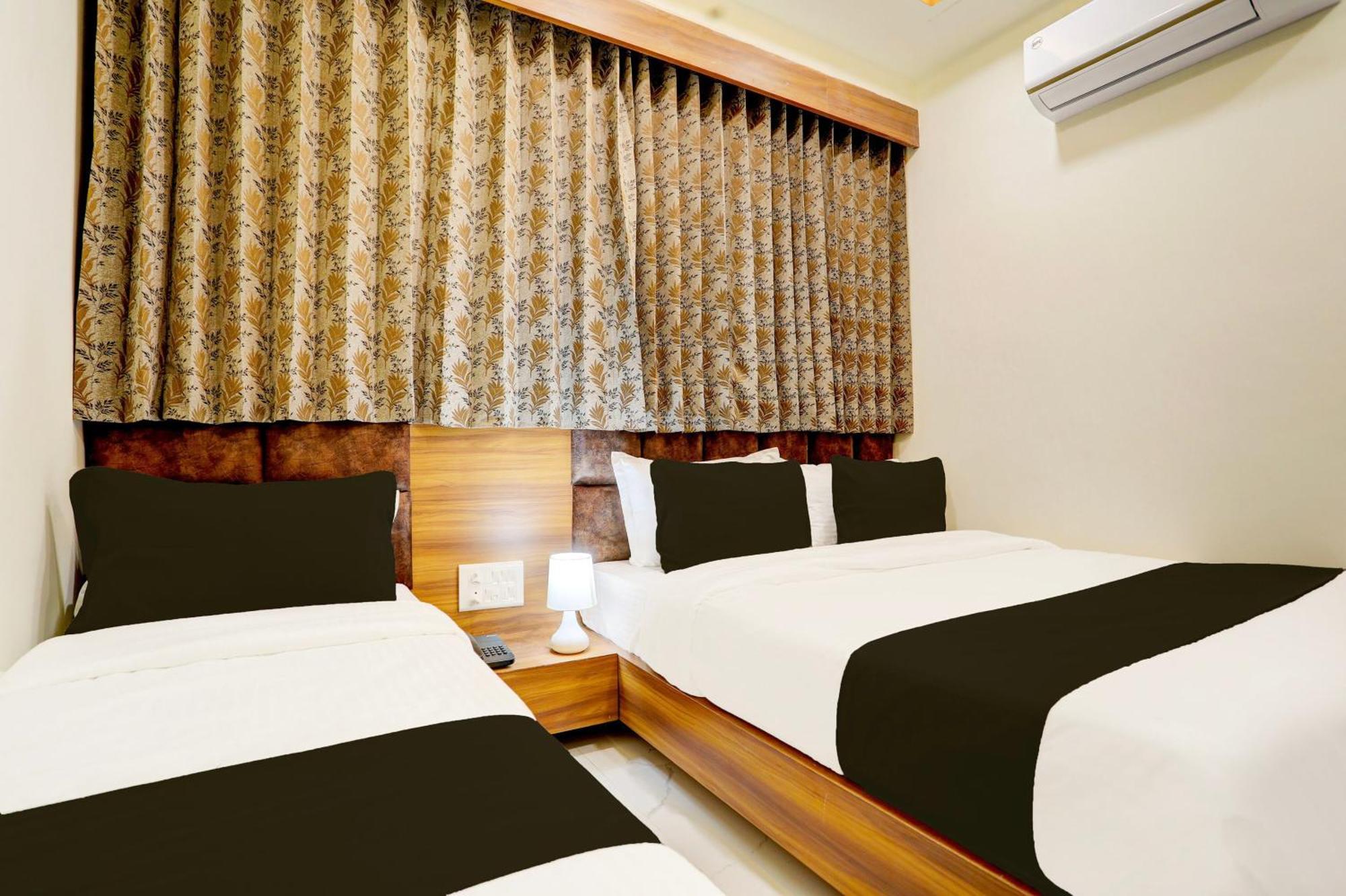 אחמדאבאד Hotel O Sun Light מראה חיצוני תמונה